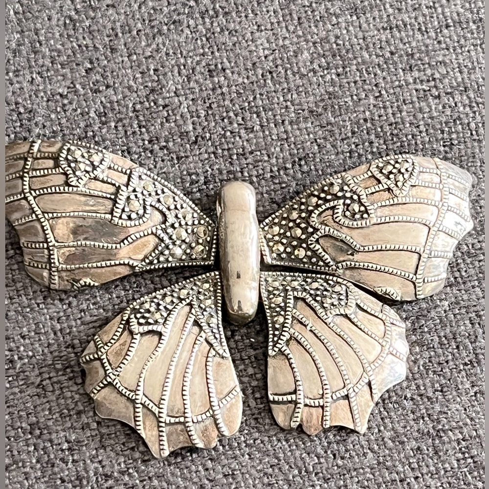 MARC 925 vintage butterfly pendant with moving wings.  EUC